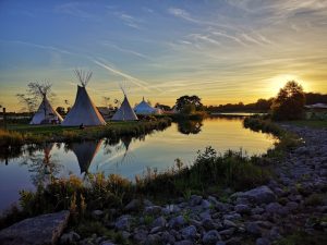 tipis bord de lac
